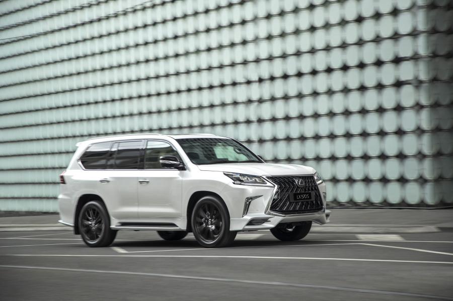  Lexus LX570 S (URJ200) 2018 года  (AU) (фото 2 из 8)